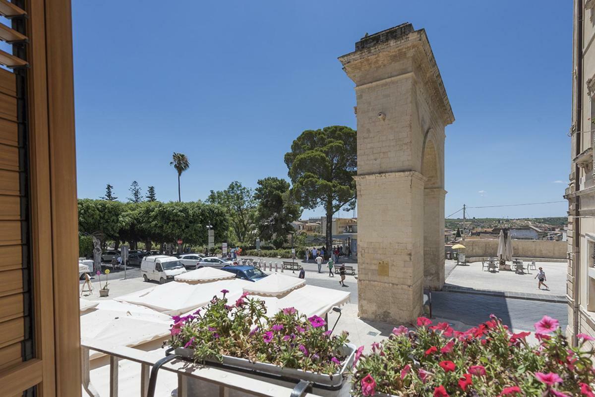 Porta Nazionale Dependance Noto Exterior foto